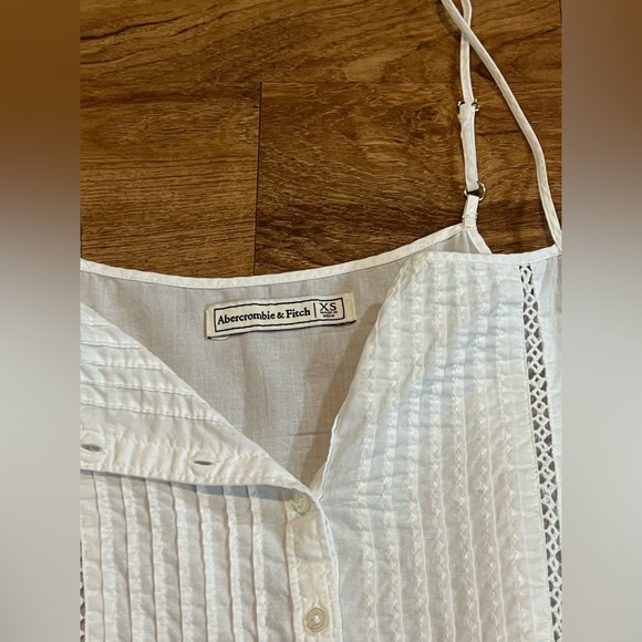 Abercrombie and Fitch 100% Cotton Eyelet Cami - Picture 4 of 6